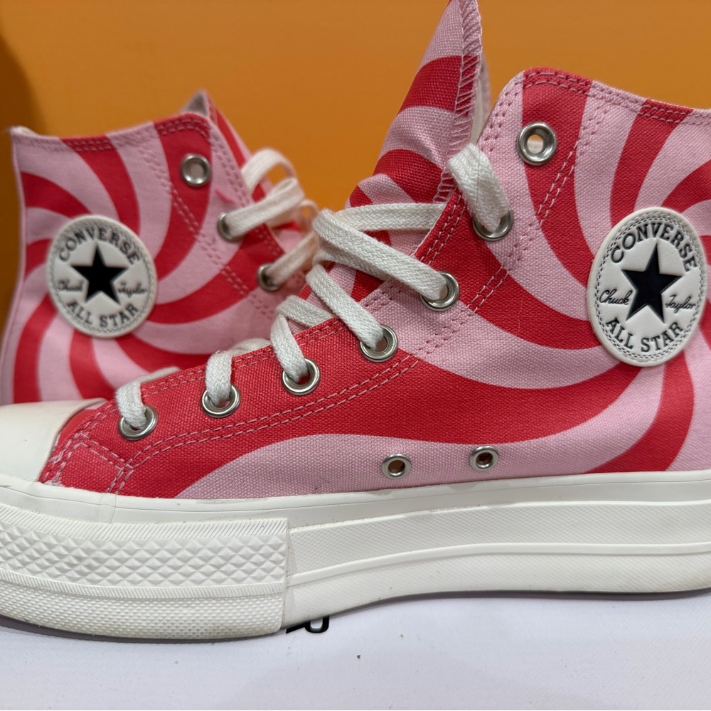🍭Limited Edition Converse Chuck Taylor lift platform high- Sunrise Pink🍭